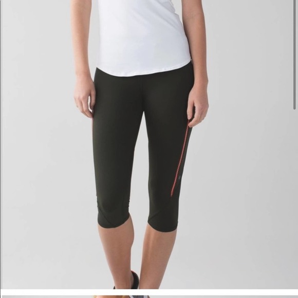 LULULEMON- Vent It Out Crop Athletic Workout Running Legging 4 green - Picture 2 of 6